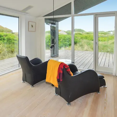 Stunning In With Kitchen Feriehus *