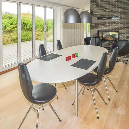 Holiday home Stunning In Lkken With Kitchen